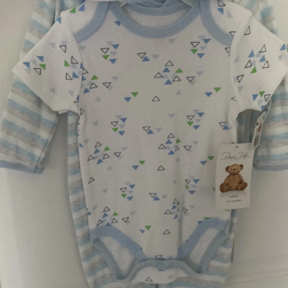 NWT 3 Piece Sleeper, Onesie and Bib size 6-9 Month